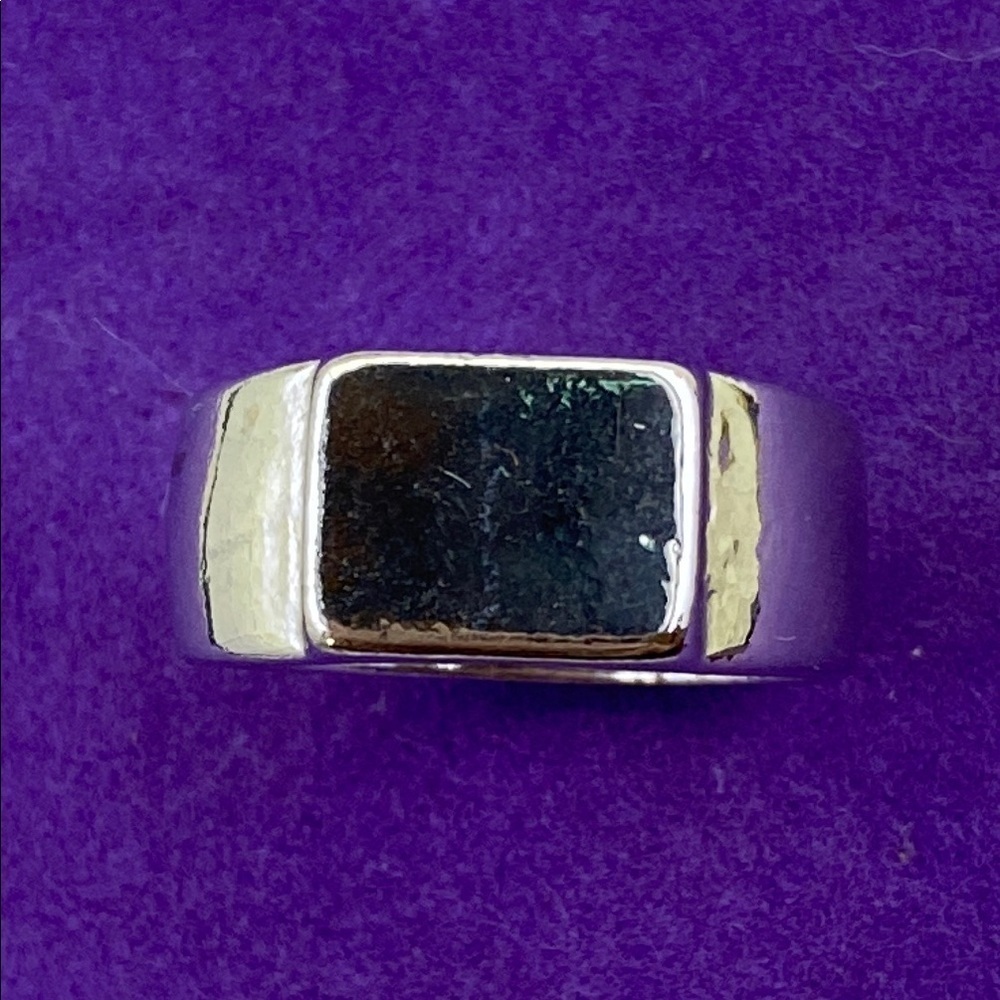 💛 Classic Silver Tone Signet Ring